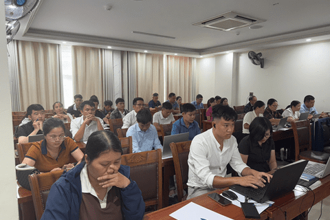 Tập huấn ứng dụng công nghệ thông tin trong sản xuất và tiêu thụ nông sản tại tỉnh Lai Châu
