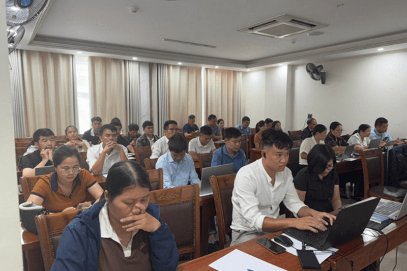 Tập huấn ứng dụng công nghệ thông tin trong sản xuất và tiêu thụ nông sản tại tỉnh Lai Châu